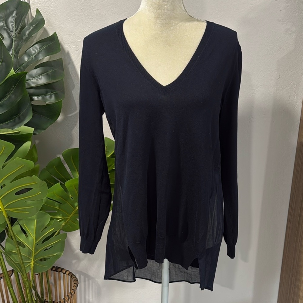 Lamerbto Losani made in Italy vneck mixed media lightweight cotton sweater top